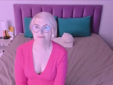 RubiHolmes – webcam model profile photo Image 18