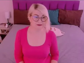 RubiHolmes – webcam model profile photo Image 4