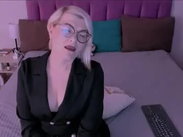 RubiHolmes – webcam model profile photo Image 6