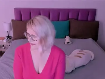 RubiHolmes – webcam model profile photo Image 7