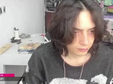 roouse – webcam model profile photo Image 11