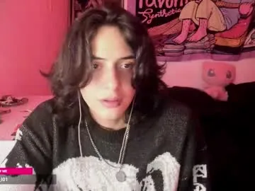 roouse – webcam model profile photo Image 12