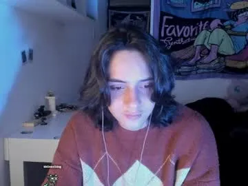 roouse – webcam model profile photo Image 16