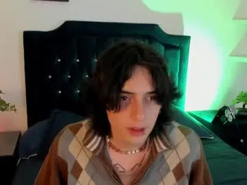 roouse – webcam model profile photo Image 2