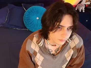 roouse – webcam model profile photo Image 3