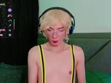 seraphine23 – webcam model profile photo Image 16