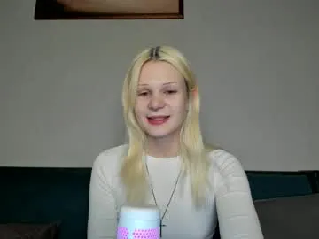 skinny_candy18 – webcam model profile photo Image 14