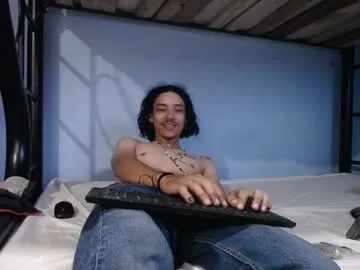 santiagoxxxtreme_ – webcam model profile photo