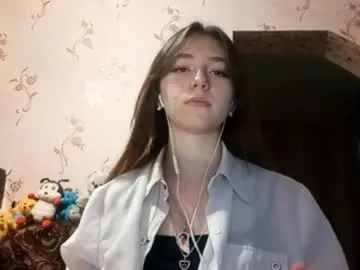 synne_glows – webcam model profile photo Image 10