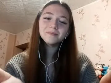 synne_glows – webcam model profile photo Image 4