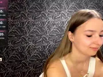 CarolinePaige – webcam model profile photo Image 7