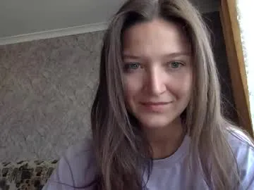 roouse – webcam model profile photo Image 7