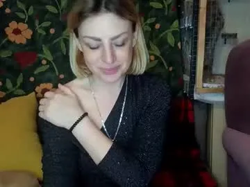 roouse – webcam model profile photo Image 9