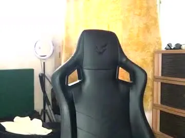 LiaBoston – webcam model profile photo Image 6