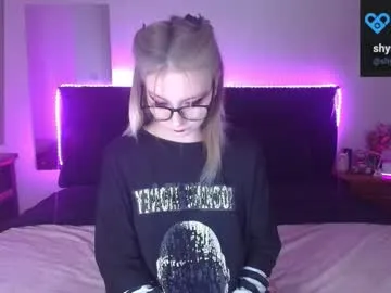 just_curly_ginger – webcam model profile photo Image 11