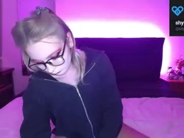 just_curly_ginger – webcam model profile photo Image 6