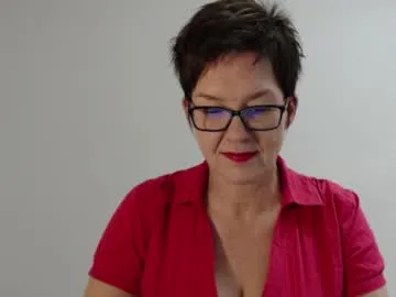 bisexualmilf – webcam model profile photo Image 19