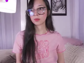 roouse – webcam model profile photo Image 9