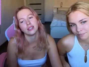 queenelia – webcam model profile photo Image 10