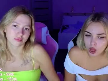 queenelia – webcam model profile photo Image 19