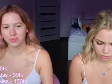 queenelia – webcam model profile photo Image 9