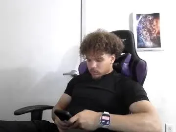 hornyshow_tv – webcam model profile photo Image 14