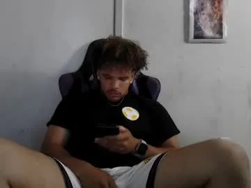 hornyshow_tv – webcam model profile photo Image 9