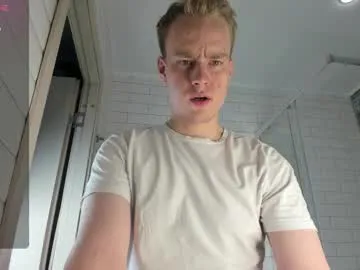 starvingo2002 – webcam model profile photo Image 8