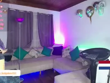 evelune – webcam model profile photo Image 18