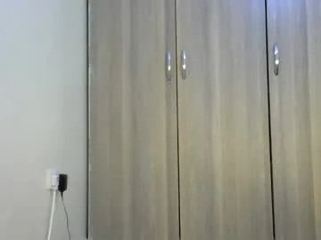 dears_pearlss – webcam model profile photo Image 4