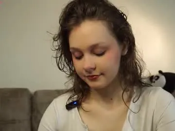 Earth_001 – webcam model profile photo Image 5