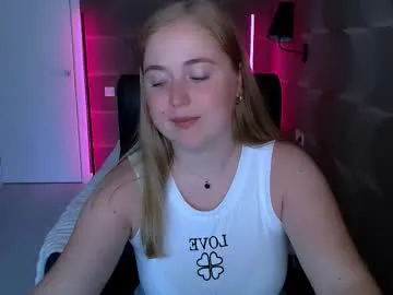tori_blond Image 10