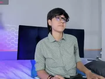 Earth_001 – webcam model profile photo Image 11