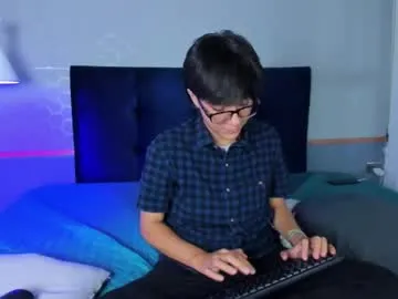 Earth_001 – webcam model profile photo Image 8