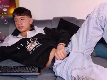 litt1e_emilyy – webcam model profile photo Image 3