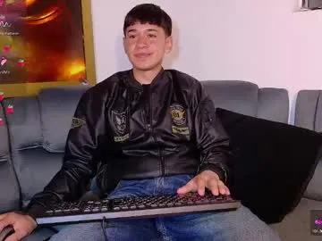 litt1e_emilyy – webcam model profile photo Image 4