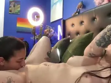 twobabesx Image 3