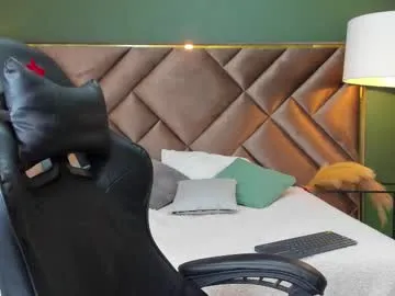 kai101010 – webcam model profile photo Image 4