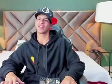 kai101010 – webcam model profile photo Image 5