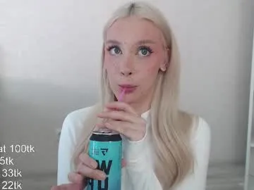 roouse – webcam model profile photo Image 6