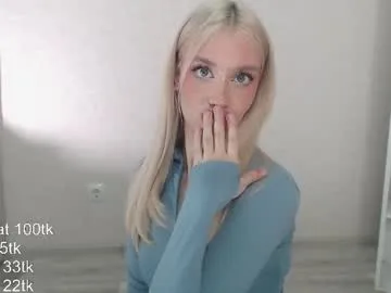 roouse – webcam model profile photo Image 7