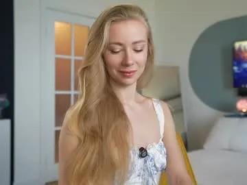 sarakinsly – webcam model profile photo Image 2