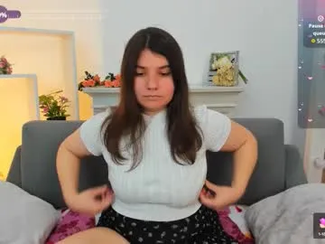 lua__19 – webcam model profile photo Image 16