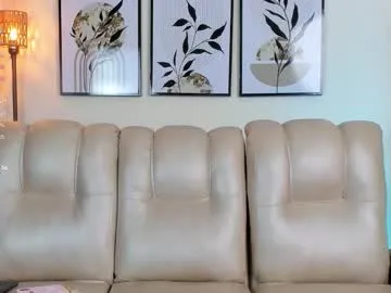 Earth_001 – webcam model profile photo Image 2