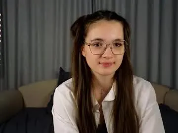 roouse – webcam model profile photo Image 2