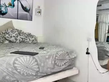 zui_lu – webcam model profile photo Image 9