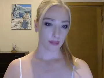 roouse – webcam model profile photo Image 13