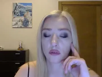 roouse – webcam model profile photo Image 14