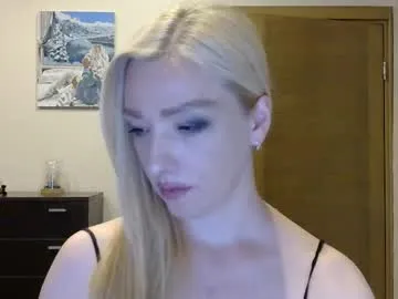 roouse – webcam model profile photo Image 2