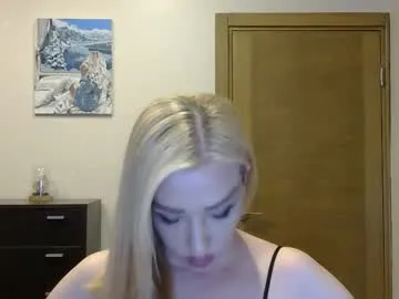 roouse – webcam model profile photo Image 4